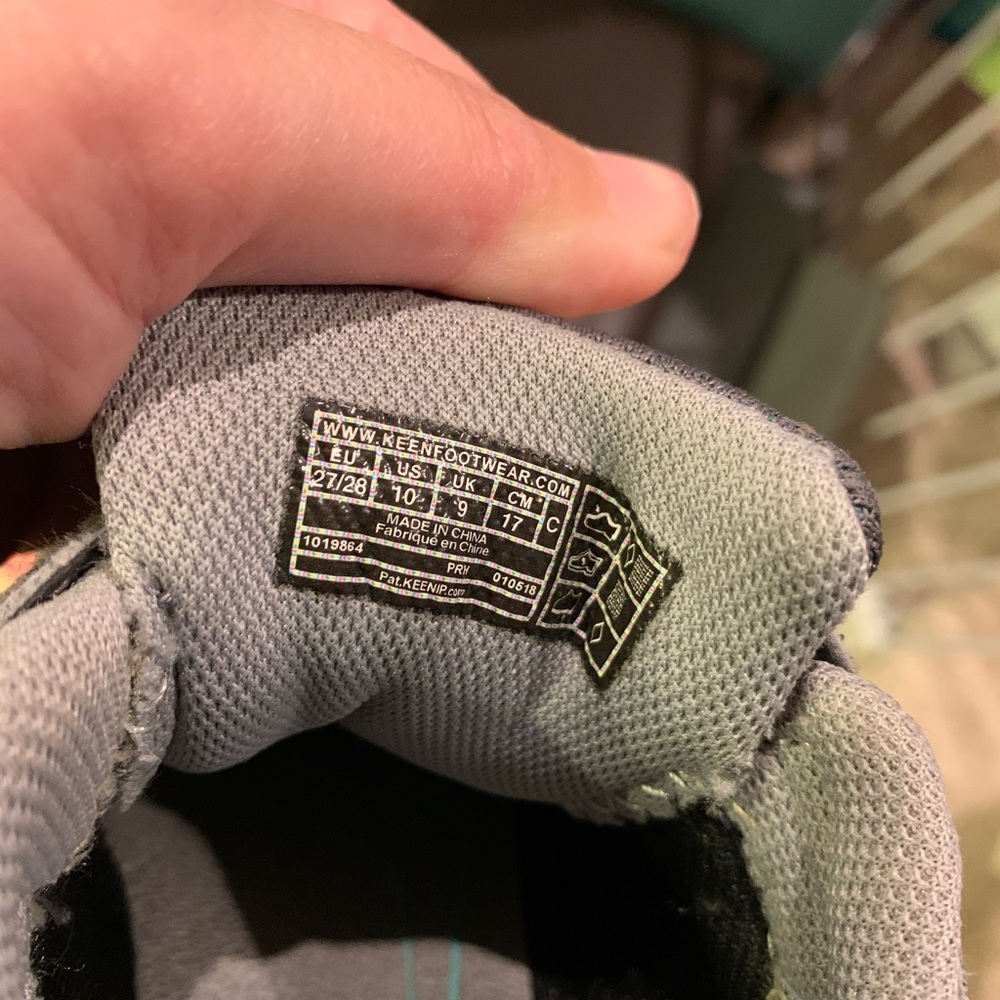 KEEN sneaker/hikers. GUC. Size 9. - Picture 5 of 5